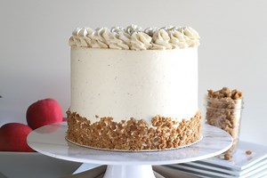 Apple Crisp Cake