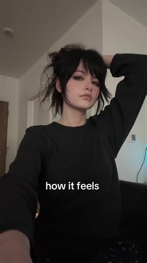 Ellie (@e1.1iott)’s videos with hold me in your arms - Blood Nose