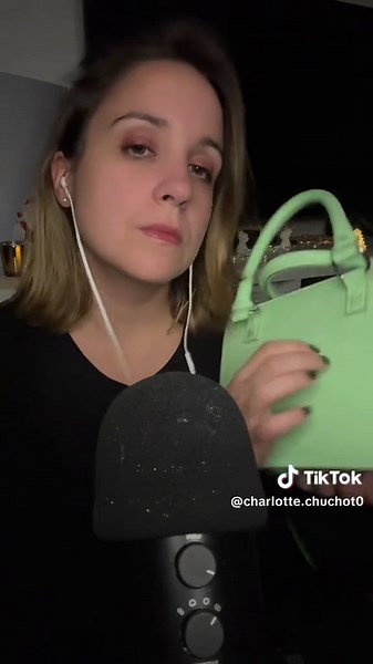 Vidéos de Charlotte Chuchote Asmr (@charlotte.chuchot0) avec son original - Charlotte Chuchote Asmr