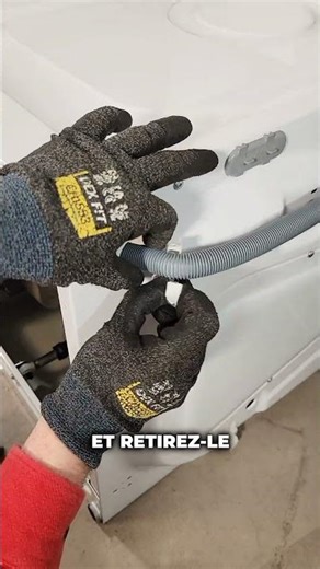 Machine à laver qui fuit 💧Comment remplacer le tuyau de vidange ?