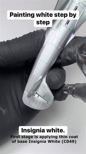 Painting white surfaces #172scale #scalemodel #scalekit #plasticplane #armahobby #ww2aircraft #paintingtips