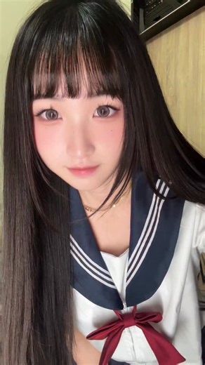 uu🍂 on Instagram: "我也跟上了 學生服你們愛看的"