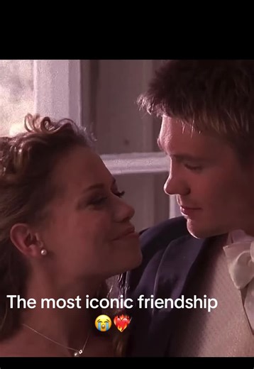 One tree hill. Lucas & Haley #lucasscott #haleyjamesscott #onetreehill #fyp #oth