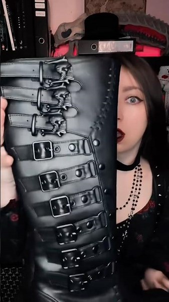 Unboxing The Frankenstein Knee High Platform Boots From Demonia #goth #gothic #gothgirl #fashion
