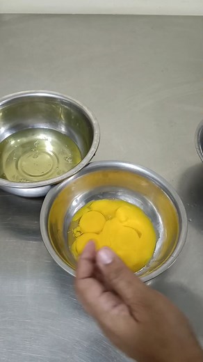 BRAZO DE MERCEDES RECIPE ❤️ Filling ❤️ 7pcs large eggyolks 1can condensed milk 1teaspoon vanilla 20-30grams butter ❤️ Meringue ❤️ 7pcs Large eggwhites 1/3cup White sugar 1Tablespoon cornstarch 1 teaspoon vanilla 1teaspoon vinegar or cream of tartar *Powdered sugar for dusting* Bake:150°c up 130°c down For about: 20-25mins dipende sa oven po parin ba gamit niyo | Klin's Sweets by Che