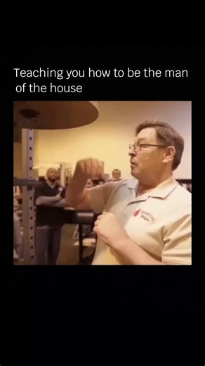 Teaching You things that nobody does on Instagram: "Boxing fast isn’t just about moving your arms quicker — it’s about efficiency, relaxation, and timing. Speed comes from staying loose. When your shoulders, hands, and jaw are relaxed, punches snap out and return faster instead of dragging or loading up. Most real speed starts from footwork and rhythm. Light feet keep your body balanced so your hands don’t have to work as hard. Short movements, good posture, and staying centered let punches flow