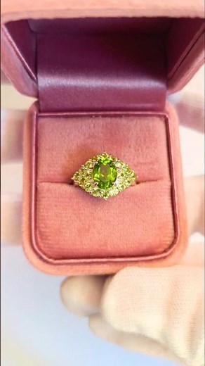 Sparkling Peridot Cluster Ring ✨ #unboxing #ringoftheday #gemstone #jewellery