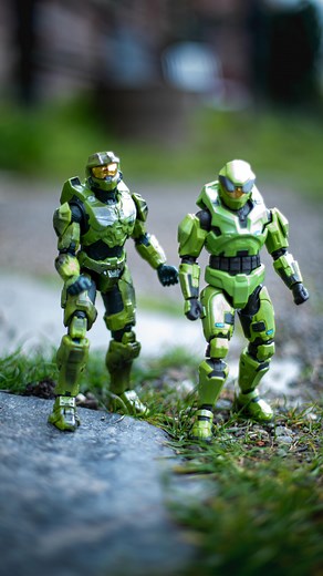 GameStop on Instagram: "From Combat Evolved to Infinite -- Celebrate 20 Years of the legendary Halo franchise with two incredible versions of the Master Chief. Check out the GameStop Exclusive Halo Master Chief 20th Anniversary Spartan Collection Set now!"