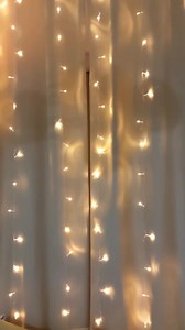🥰Décoration Parfaite: Ce rideau lumineux possède 15 chaînes d‘LED, la longueur de chaque chaîne est de 3 mètres .Offre une atmosphère onirique et romantique. 🥰8 Modes D'éclairage: Le rideau guirland lumineuse de Longueur 3m* hauteur 3m . Il vous permet de modifier les effets d'éclairage avec le bouton de la prise. Prix : 43 dt Frais de livraison 7dt 🥰شدّ دارك وقضيتك توصلك لباب الدار تحب تشري ابعث مساج بريفي فيه اسمك و لقبك ونومرو تليفونك و وين تسكن بالضبط وتصويرة الحاجة إلي تحب تشريها. للحصول