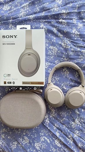 unboxing the Sony WH-1000XM4 headphones! 🎧☁️🫧 #sony #ソニー #sonyheadphones #sonywh1000xm4 #wh1000xm4 #sonyxm4 #headphones