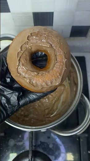 Perfect Homemade Donuts 🍩 with Chocolate Glaze – Easy & Delicious Recipe!