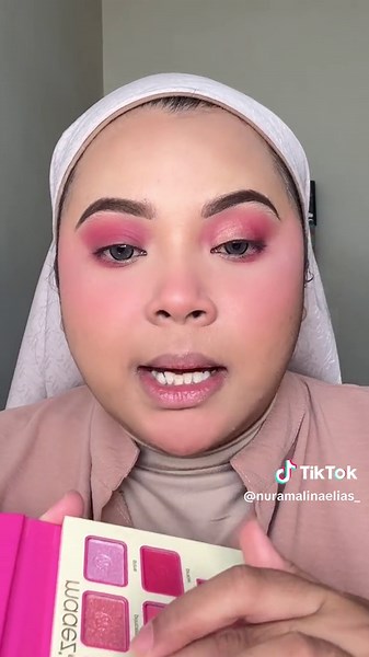 Tutorial Mekap Eyeshadow Pink dengan Palette Maaez