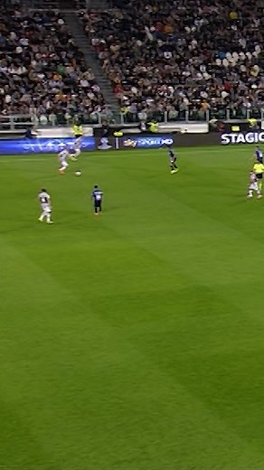 123K views · 2.6K reactions |  Paul Labile Pogba's no-look flick for Padoin's precise finish  | Juventus | Facebook