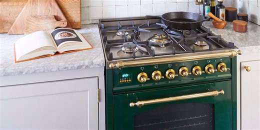 This Is the Quickest (and Most Thorough) Way to Clean Your Oven