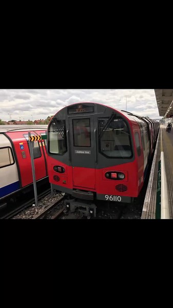 Jubilee line tube #Londonunderground #londonundergroundtrain #londonundergroundtube #underground #undergroundtube @jubilee line tube