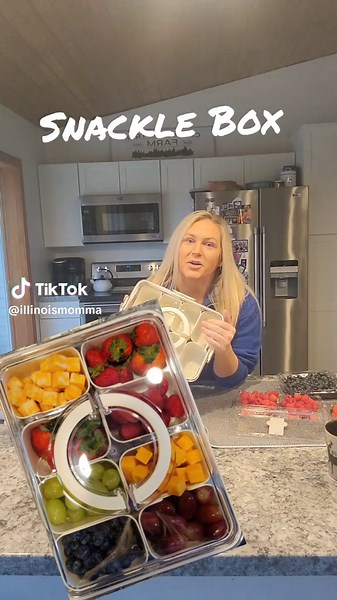 Make A Snackle Box With Me! #foodtiktok #foodtok #fyp #fypシ #tiktokshop #tiktokholidayhaul #fruit #cheese #kitchen #appetizer #momsoftiktok #dad