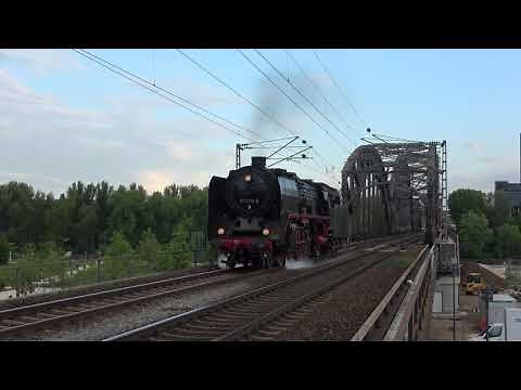 [Mega Pfiff] Historische Eisenbahn Frankfurt 01 2118-6 in Frankfurt auf der Deutschherrnbrücke