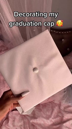 Tutorial for my graduation cap 😍❤️ #decoratinggradcap #gradcap #co2021