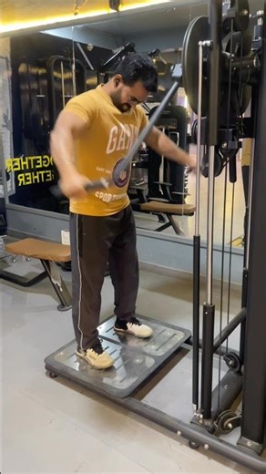 Decline chest workout with machine #chestexercises #chestday #gymtime #chestworkout