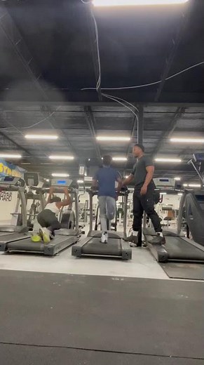 Guy Falls on Treadmill While Running on It for First Time - 1779923