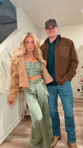 Chloe Holladay | Christmas Party🤍 | Instagram