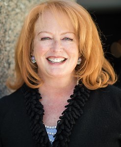 Kelly Baca Real Estate Associate in Greenwood Village Colorado - LIV Sotheby's International Realty