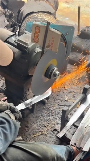 Sharpening Flat Metal Strips to Improve Edge Precision and Smoothness #shorts