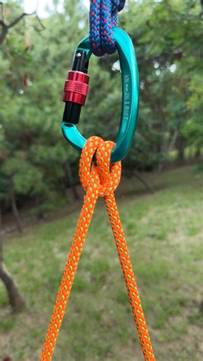 Fastest Clove Hitch Carabiner Clip: Instant Adjustable Anchor! 🟧🟦