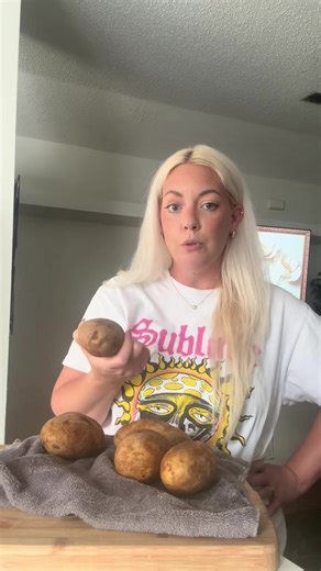 Episode 11 cooking like a 90s Mom #bakedpotato #cookinghacks #nostalgia