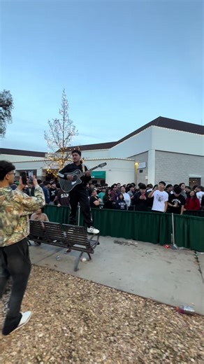 First out with guitar let’s make it out the Central Valley ‼️ #adinross559 #adinross #559 #visaliaca #firstout