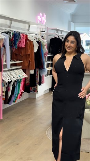 G I R L S W I T H G E M S on Instagram: "COMMENT ‘LINK’ for the outfit!!! For the girls asking: yes, the Ultimate Muse Collar Maxi by Odd Muse works beautifully for a bigger bust "