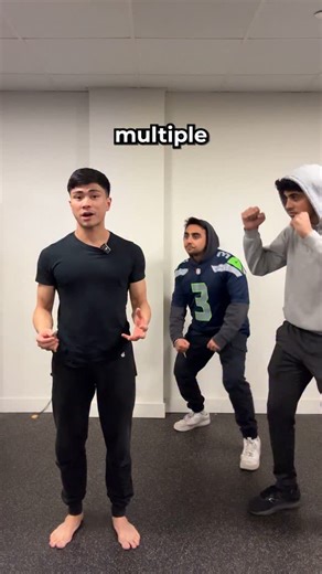 chris jereza on Instagram: "How to fight off multiple attackers. Follow for more tips 💪🥊 #selfdefense #fighting #mma"