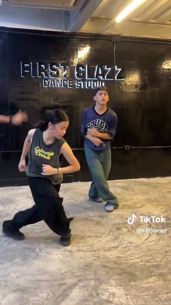 Dancehall Moves: Master the Freeze Technique