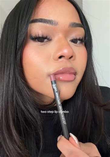 easy 2 step lip for on the go 🙈@Olehenriksen @M·A·C Cosmetics #lipcombo