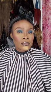 HOW TO USE AN EYE SHADOW PALLET AS A LIPSTICK 💄 | Blend With Bright