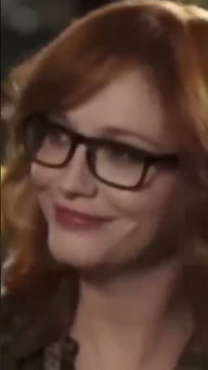 Christina Hendricks Awkward Interview!