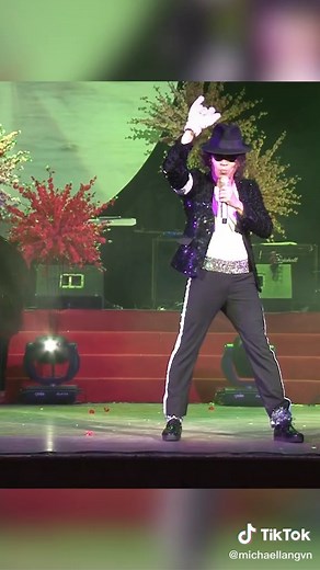 Chiếc Áo Bà Ba: Nhảy Michael Jackson Phiên Bản Việt