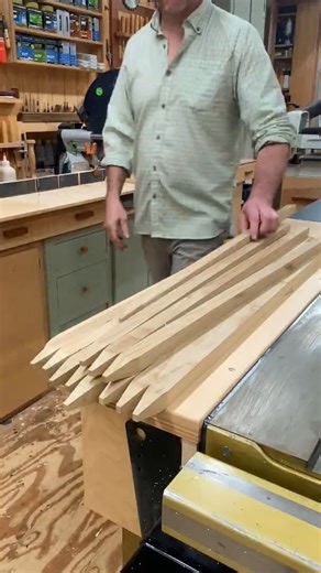 Make Your Own Garden Stakes #Garden #Stakes #GardenTips #DIY | Jon Peters Art & Home