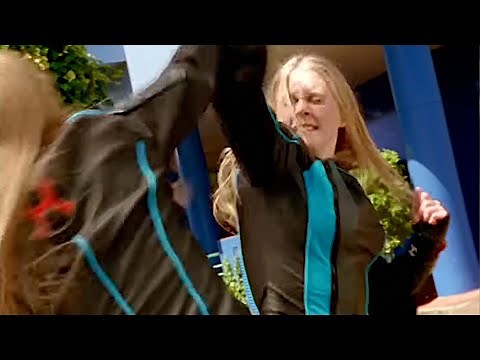 Tori Hanson vs. Doppelganger [Power Rangers Ninja Storm - S11E03 - "Beauty and the Beach"]