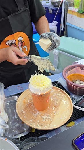 Thai milk tea, orange color Thai street food #Reels #streetfood #food