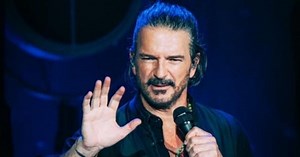 Ricardo Arjona lanzó su libro Blanco y Negro: “Estoy muy emocionado”