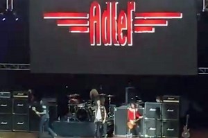 Watch STEVEN ADLER Perform GUNS N' ROSES Classics At M3 ROCK FESTIVAL