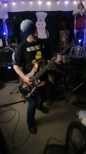 bass octaves going for a walk 🎸 🍻