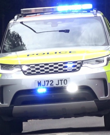 2022 Land Rover Discovery Met Police EOD Response in Elephant and Castle