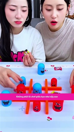 Cờ tic tac toe quân cờ lớn hơn bắt quân cờ nhỏ hơn ai sẽ thắng?