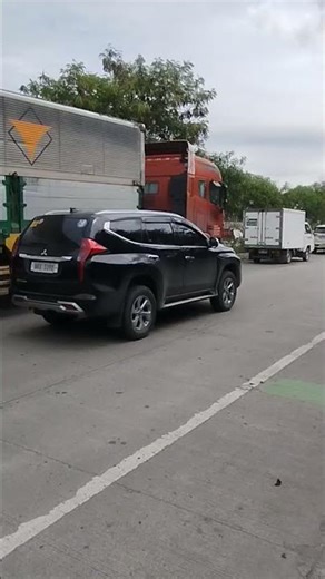 C&C Truck spotted in traffic jam in C5 road in manila Traffic light