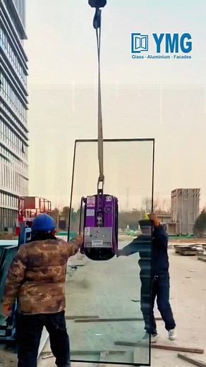 Efficient Glass Installation with Vacuum Lifting Technology