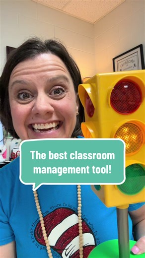 Red light, yellow light, green light 🚦A simple way to help our classroom make great choices! ❤️ Red – Stop 💛 Yellow – Think 💚 Green – Make good choices Learning how to pause, think, and choose the right action helps our kindergarten friends grow every day! #ClassroomManagement #KindergartenClassroom #SocialEmotionalLearning #TeacherLife #Kindergarten