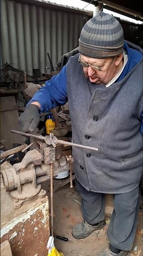 Manual Thread Cutting with a Die Simple & Accurate Technique #diy #diymetal #diyworkshop #machining