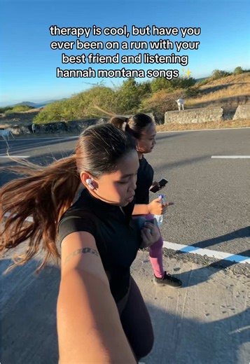 did the trend with my bff 👯 @kylenicole.07 ❤️ #jogging #running #morningjog #fyp